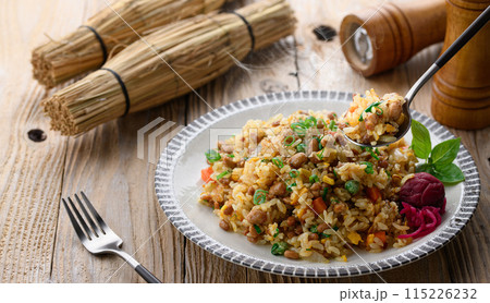 わら納豆を使った 納豆チャーハン ( 納豆の香ばしさが楽しめるアレンジ炒飯 ) わら納豆を使った 納豆チャーハン ( 納豆の香ばしさが楽しめるアレンジ炒飯 ) 115226232
