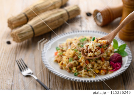 わら納豆を使った 納豆チャーハン ( 納豆の香ばしさが楽しめるアレンジ炒飯 ) わら納豆を使った 納豆チャーハン ( 納豆の香ばしさが楽しめるアレンジ炒飯 ) 115226249