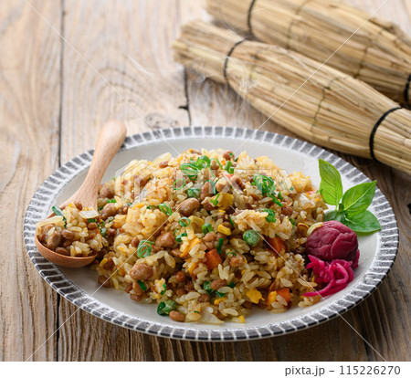 わら納豆を使った 納豆チャーハン ( 納豆の香ばしさが楽しめるアレンジ炒飯 ) わら納豆を使った 納豆チャーハン ( 納豆の香ばしさが楽しめるアレンジ炒飯 ) 115226270
