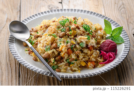 納豆チャーハン ( 納豆の香ばしさが楽しめるアレンジ炒飯 ) 納豆チャーハン ( 納豆の香ばしさが楽しめるアレンジ炒飯 ) 115226291