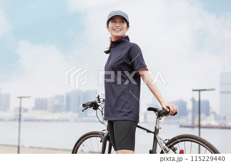 サイクリング 女性 自転車 115229440