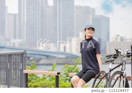 サイクリング 女性 自転車 115229457