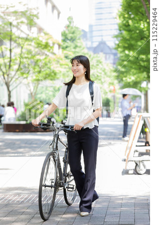 通勤 女性 自転車 115229464