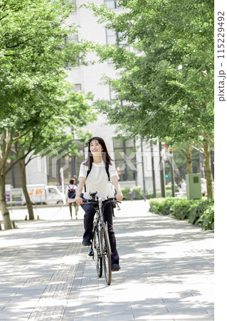 通勤 女性 自転車 115229492