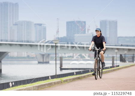 サイクリング 女性 自転車 サイクリング 女性 自転車 115229748