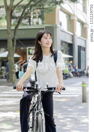 通勤 女性 自転車 115229750