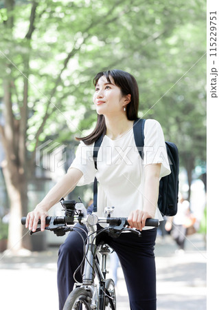 通勤 女性 自転車 115229751