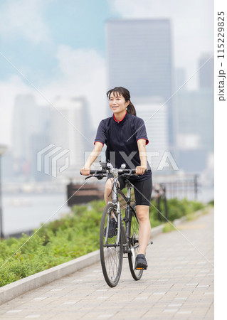 サイクリング 女性 自転車 サイクリング 女性 自転車 115229825