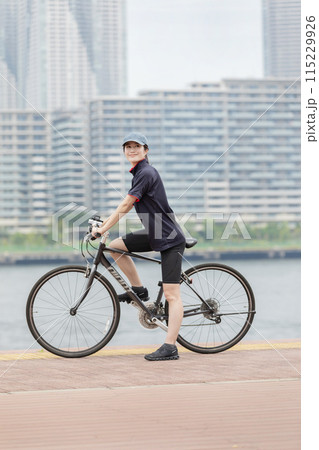サイクリング 女性 自転車 サイクリング 女性 自転車 115229926