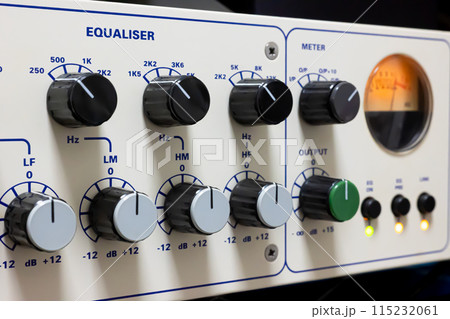 音楽録音機材(レコーディング用マイクプリアンプ)イメージ 音楽録音機材(レコーディング用マイクプリアンプ)イメージ 115232061