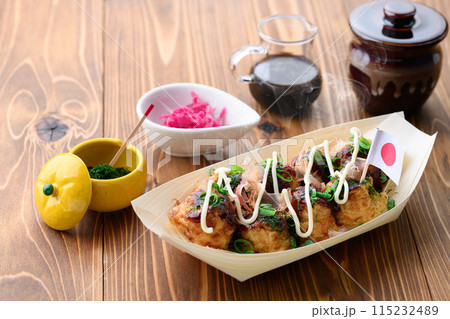 焼きたてあつあつのたこ焼き 焼きたてあつあつのたこ焼き 115232489