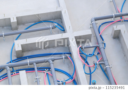 基礎と配管の建築工事 115235491