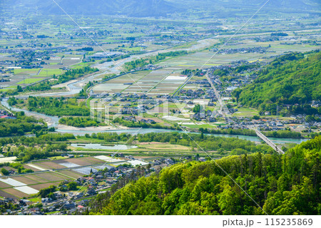 長峰山より安曇平を望む【安曇野市】 長峰山より安曇平を望む【安曇野市】 115235869