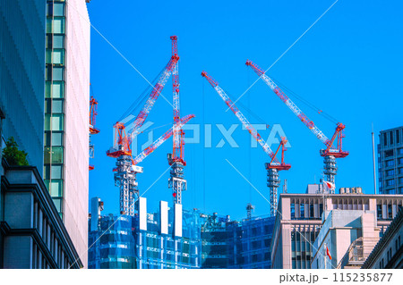 日本の東京都市景観 6月。室町三丁目南から日本橋一丁目の再開発事業などを望む＝5日 115235877