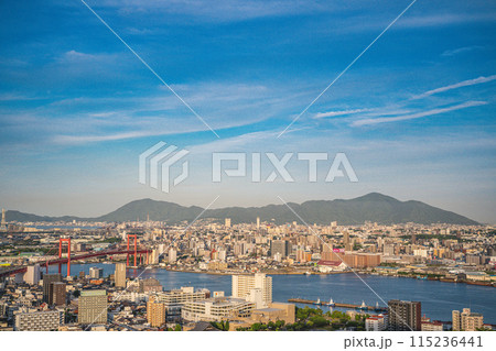 夏の青空と工業都市北九州の眺め,福岡県 115236441