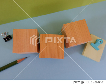 キューブ　3個　テキストスペース　アイキャッチ画像 115236884