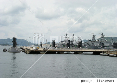 海上自衛隊呉基地【広島県呉市】 115236964