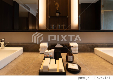 北海道 ニセコの高級リゾートホテル、東山ニセコビレッジ、リッツ・カールトン・リザーブの客室 115237121