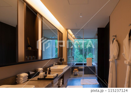 北海道 ニセコの高級リゾートホテル、東山ニセコビレッジ、リッツ・カールトン・リザーブの客室 115237124