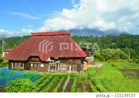 しなの鉄道北しなの線の古間駅から妙高高原駅までの車窓風景(2022年夏) しなの鉄道北しなの線の古間駅から妙高高原駅までの車窓風景(2022年夏) 115239137
