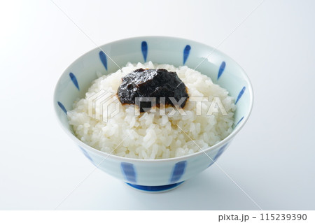 海苔の佃煮をのせたご飯 海苔の佃煮をのせたご飯 115239390