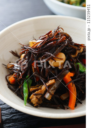 ひじきの煮物 115239451
