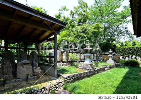 医王寺　六観音と六地蔵 115242281