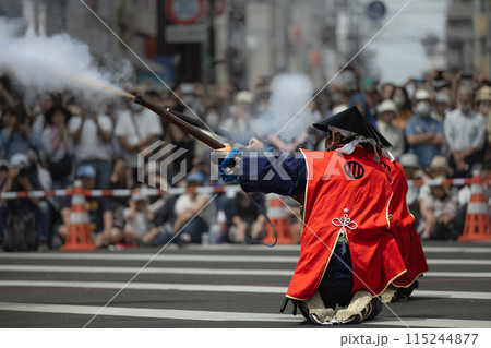 仙台青葉まつり　伊達古式火縄銃演武式　火縄銃発泡 115244877