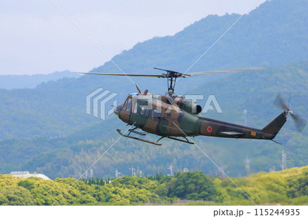自衛隊  ヘリコプター  115244935