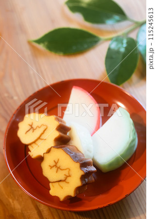 普段に食べる小さな伊達巻と切り落としの蒲鉾 115245613