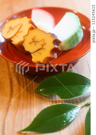 普段に食べる小さな伊達巻と切り落としの蒲鉾 115245615