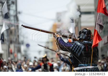 仙台青葉まつり　伊達古式火縄銃演武式　火縄銃発泡 115246415