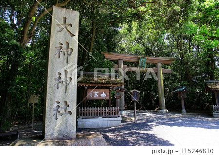 三輪山を神体山とする大和国の一宮… 三輪神社こと『大神神社』 115246810
