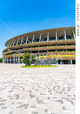 【東京都】爽やかな青空が広がる新国立競技場 115247412