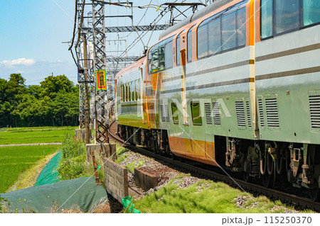 近鉄特急 ビスタカー 近鉄特急 ビスタカー 115250370