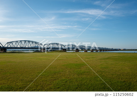 【徳島】吉野川に架かる吉野川橋 【徳島】吉野川に架かる吉野川橋 115250602
