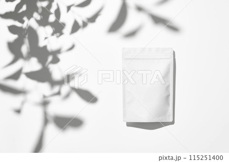 パウチ 白背景 パウチ 白背景 115251400