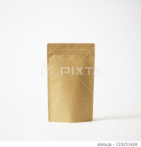 パウチ　白背景　クラフト 115251426