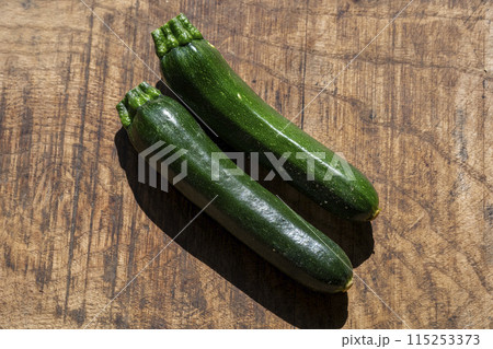 ズッキーニ 115253373