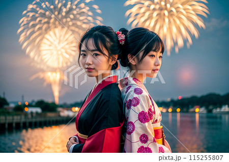 花火大会で背中合わせの女性二人組のイメージ 花火大会で背中合わせの女性二人組のイメージ 115255807