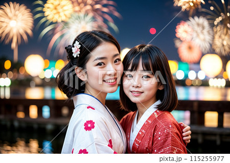 花火大会を楽しむ浴衣の親子のイメージ 115255977