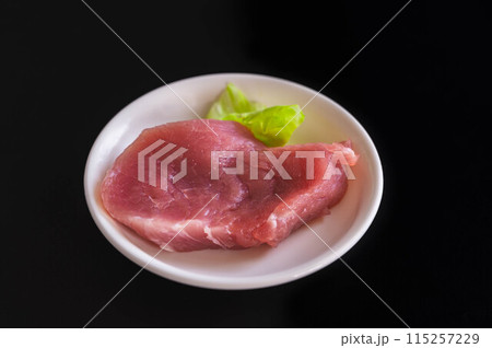 一口サイズの豚ヒレ肉 一口サイズの豚ヒレ肉 115257229