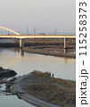 夕暮れの川辺 115258373