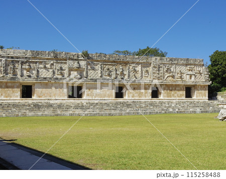 世界遺産　メキシコ合衆国　メリダ近郊　ウシュマル　4 115258488