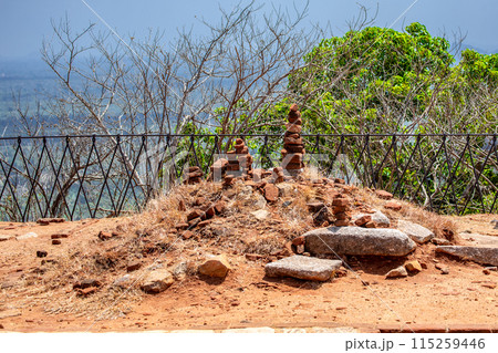 シーギリヤ シーギリヤ 115259446