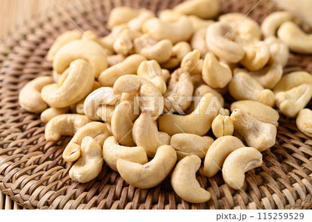 Raw cashew nuts, Food ingredient 115259529