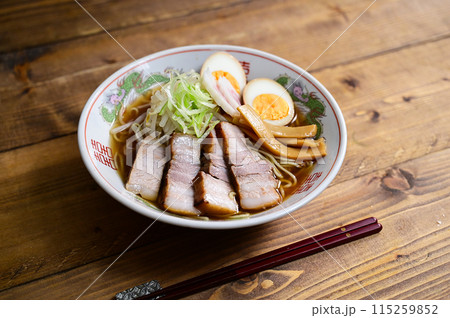 醤油ラーメン 115259852