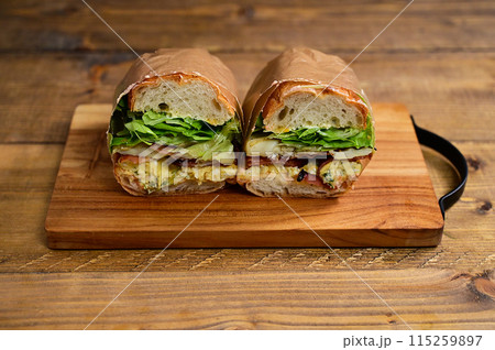 タケノコとオムレツのバケットサンド 115259897