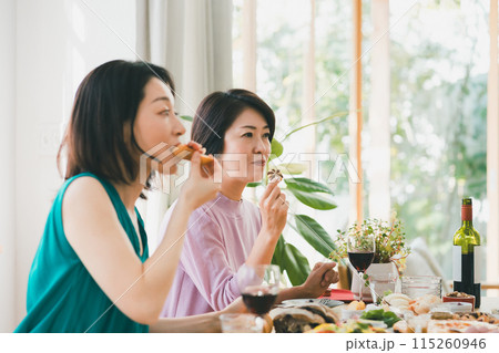 a forty-something woman 115260946