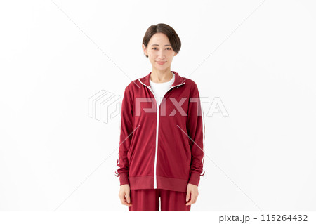 ジャージを着る女性　 115264432